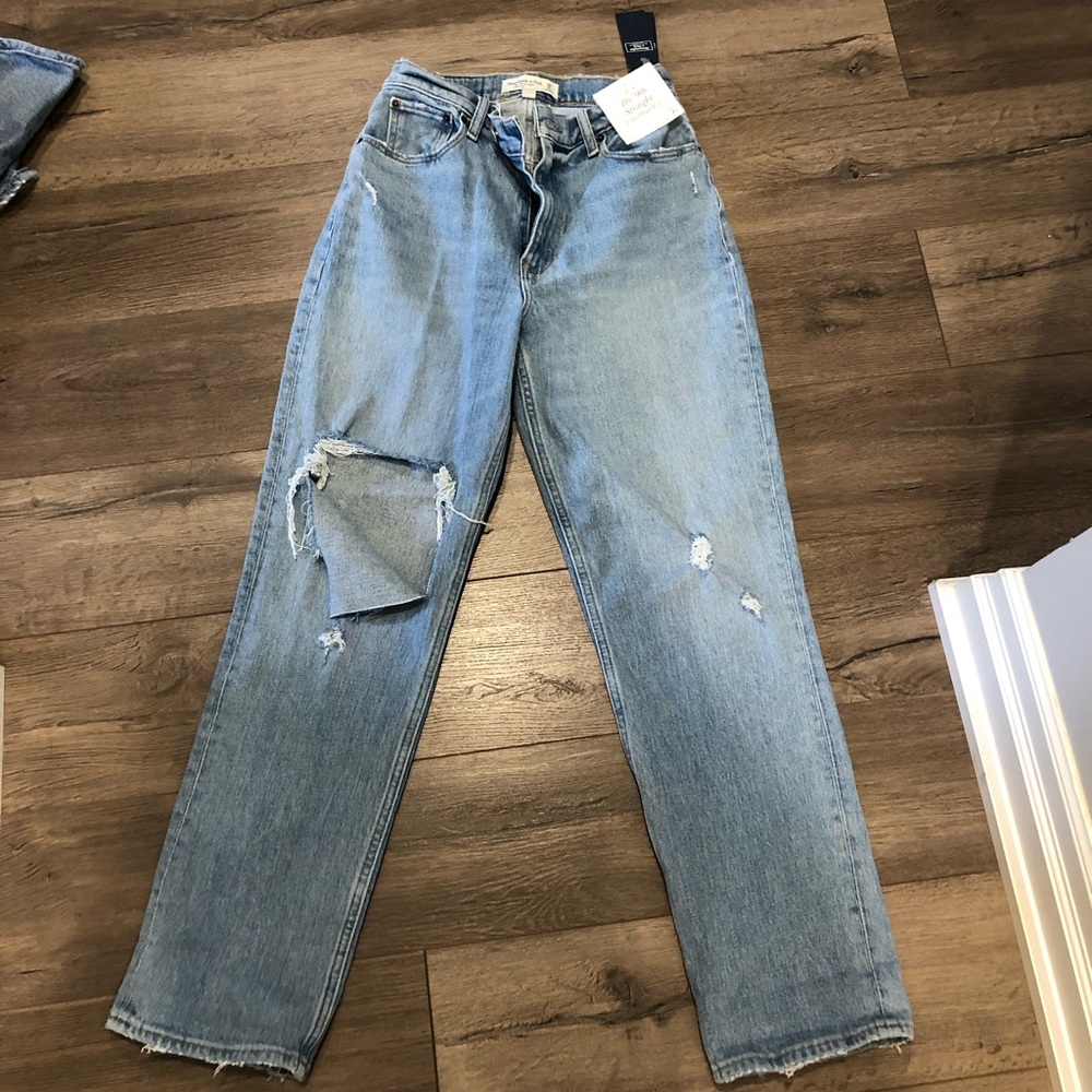 Abercrombie 90s Straight Ultra High Rise